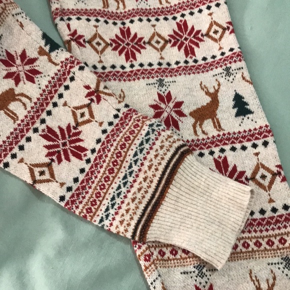 American Eagle Ahh-Mazingly Soft Deer and Snowflake Thick Sweater Leggings, Med - Picture 5 of 7
